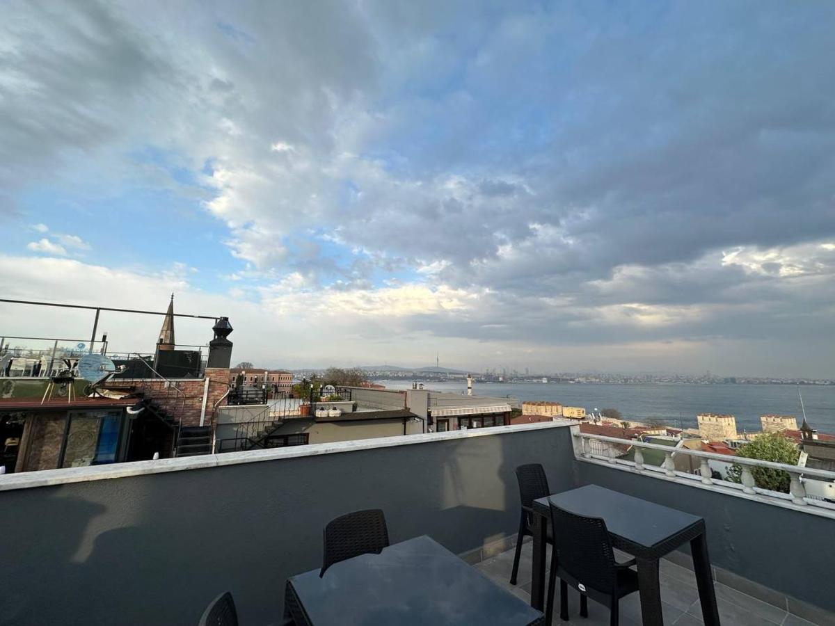 The Hotel 8