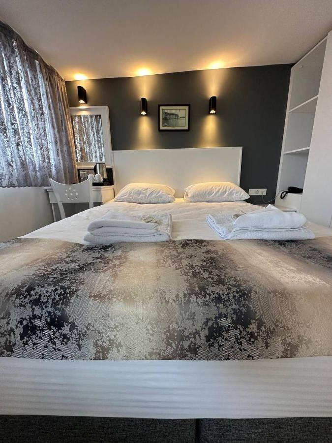 The Hotel 9
