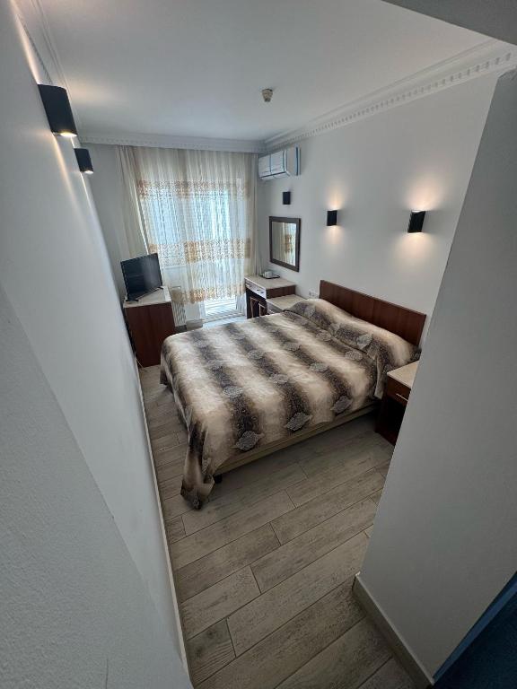 Family Rooms 8