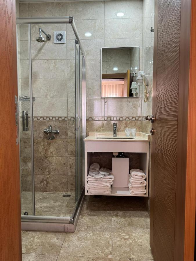 Bathrooms 7
